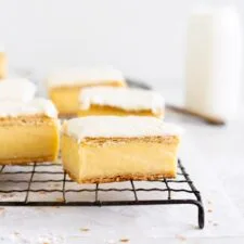 Pastel de crema con hojaldre casero