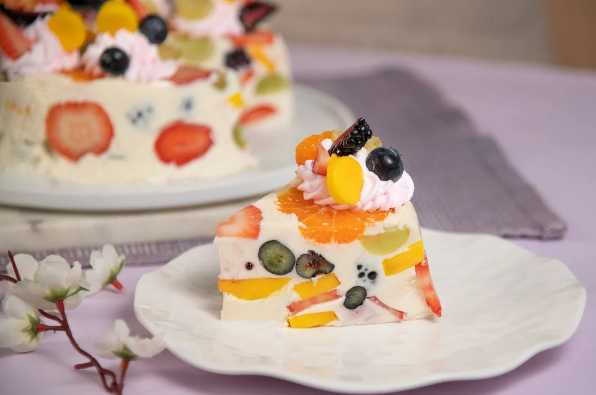Aprende a preparar gelatina de frutas con ingredientes simples