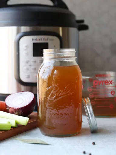 Caldo de verduras en Instant Pot