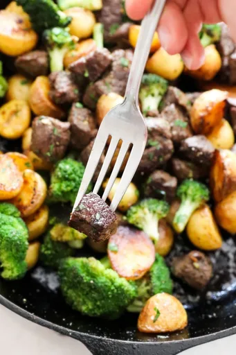 Garlic Steak Bites and Potatoes