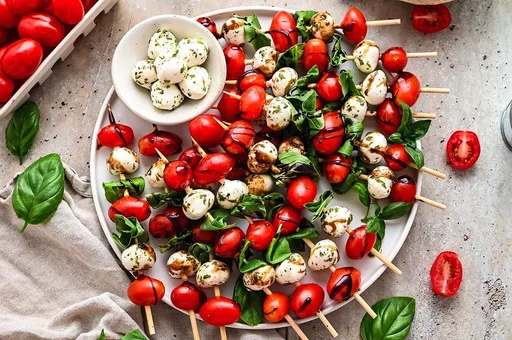 Brochetas de Ensalada Caprese