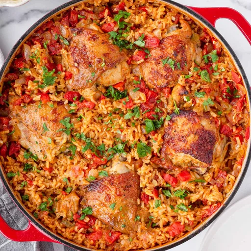 Pollo con Arroz al Estilo Mexicano