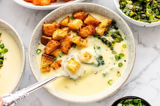 Sopa de puerros y patatas (ligera)