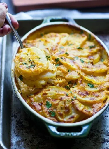 Patatas Gratinadas Cremosas de Calabaza y Cheddar