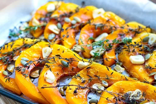 Calabaza kabocha asada con tomillo y ajo
