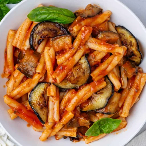 Pasta alla Norma (Pasta siciliana con berenjena)