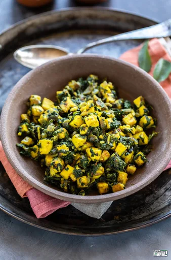 Salteado de palak paneer