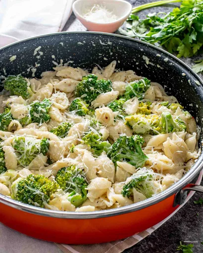 Pasta Cremosa con Brócoli