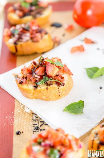 Bruschetta de Cebolla y Tomate con Glaseado Balsámico