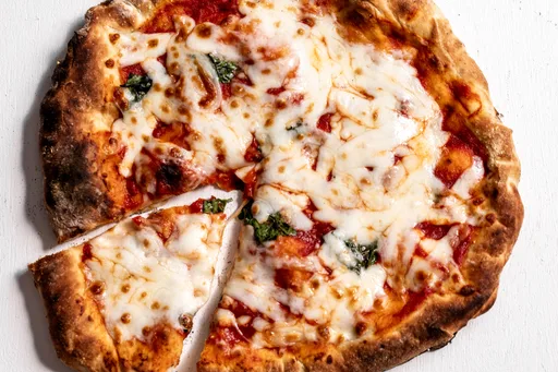 4-Step Easy Homemade Cheese Pizza Recipe
