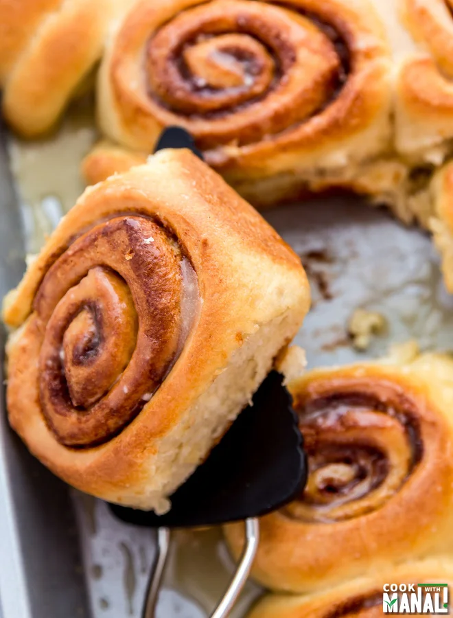 Cinnamon Rolls With Honey Glaze