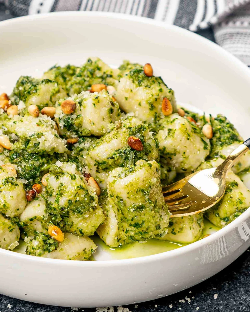 Nhoque ao pesto