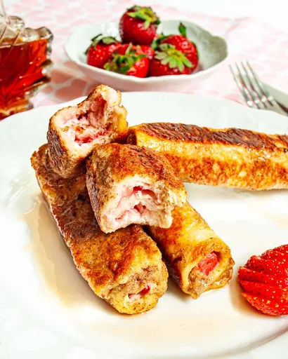 Strawberry Cream Cheese French Toast Roll Ups