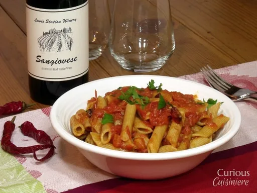 Penne all'Arrabbiata (macarrones picantes)