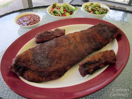 Costillas especiadas al estilo asiático ahumadas a la parrilla