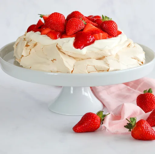 Pavlova clásica de fresa
