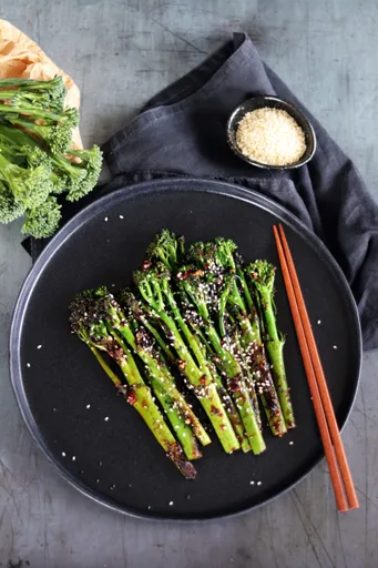 Tenderstem Broccoli with Oyster Sauce & Garlic