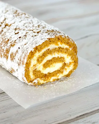 Rollo de calabaza con relleno de queso crema