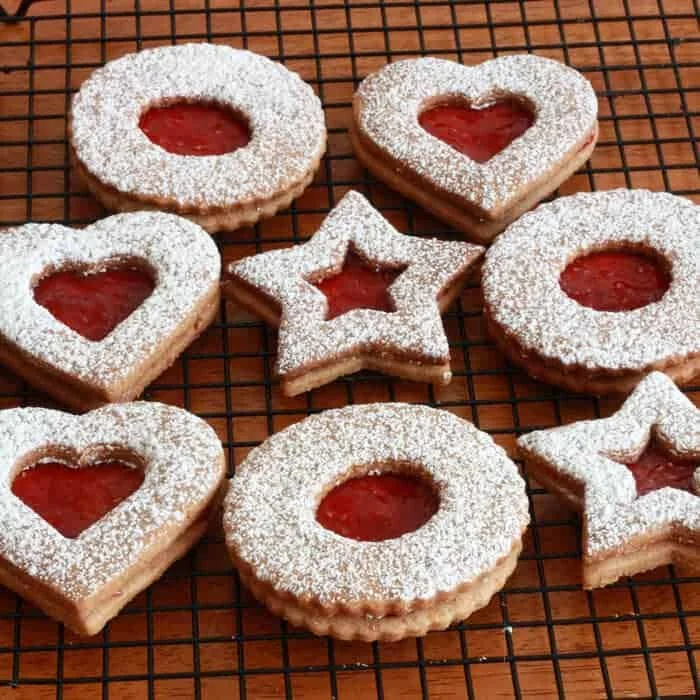 Linzer Cookies (Linzerkekse)