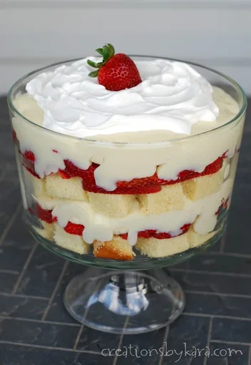 Trifle de fresa y plátano