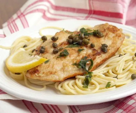Pechuga de pollo a la piccata con limón