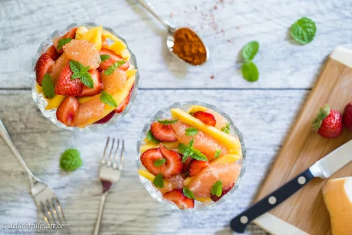 Fruit salad with Salt and Cayenne Pepper (Vietnamese style)