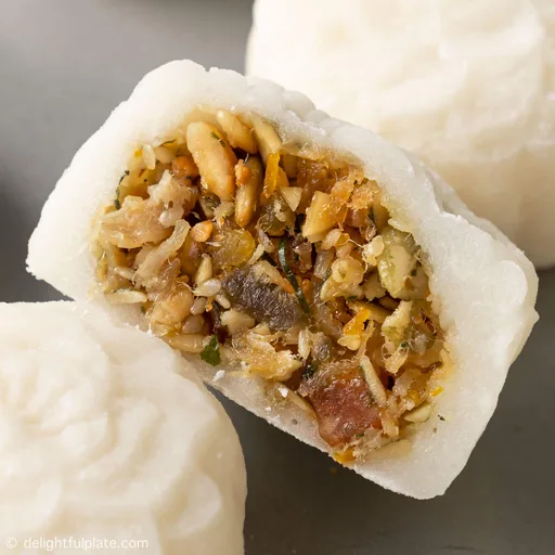 Vietnamese Snow Skin Mooncakes (Banh deo)