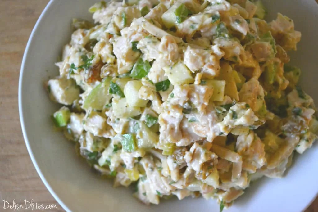 Ensalada de Pollo con Manzana, Almendra y Pasas