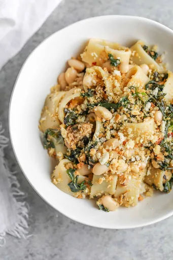 Kale and White Bean Pasta