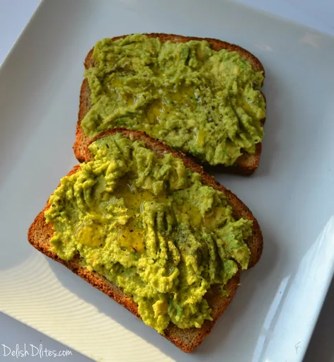Tostada de aguacate