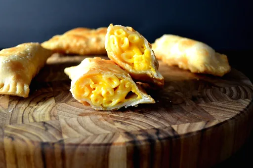 Empanadas fáciles de macarrones con queso