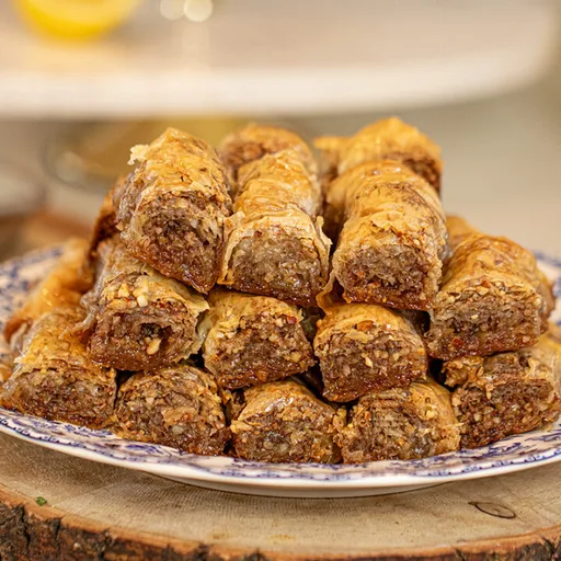 Baklava Crinkle Rolls (Saragli)