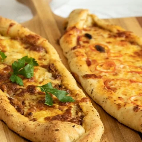 Peinirli: Greek Pizza Boats