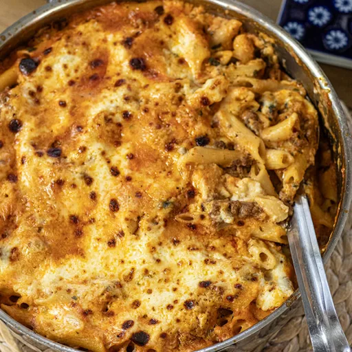 Skillet Pastitsio: Quick & Easy Dinner Idea