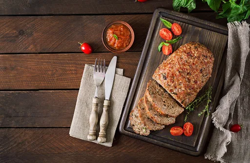 Cómo hacer un pastel de carne molida al horno con gravy casero, la receta reconfortante para fin de semana