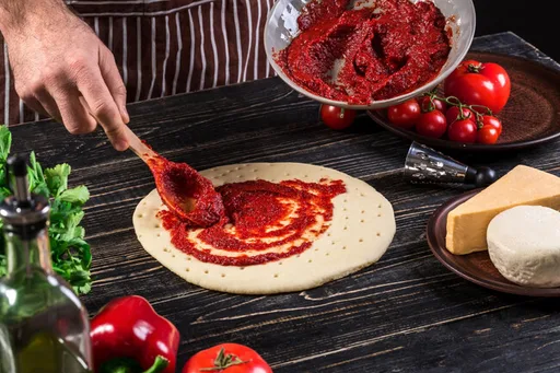Cómo hacer una salsa 'Pomodoro', la receta clásica de la cocina italiana que le dará a tus pizzas otro nivel
