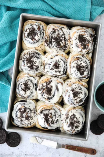 Oreo Cinnamon Rolls