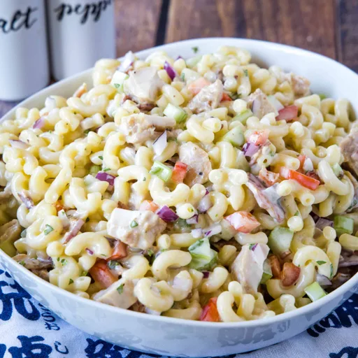Ensalada de Pollo con Macarrones