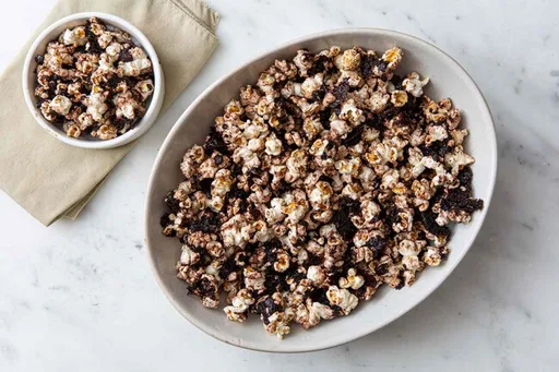Cómo hacer palomitas de chocolate. Perfectas para preparar un centro de botanas fuera de lo común