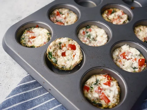 Spinach and Mozzarella Egg White Bites