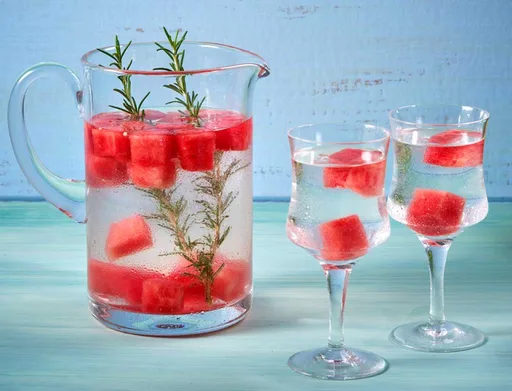 Agua de sandía y romero