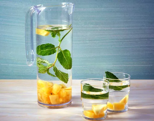 Agua de Piña con Menta