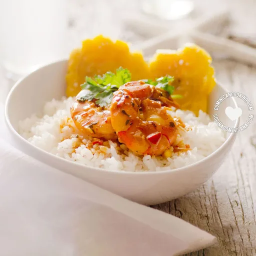 Camarones con salsa de coco [Vídeo y Receta]