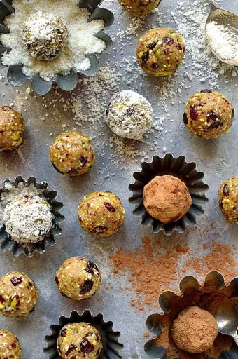 Cranberry, Pistachio And Coconut Energy Bites