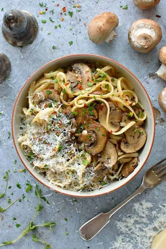 Linguine fácil con champiñones