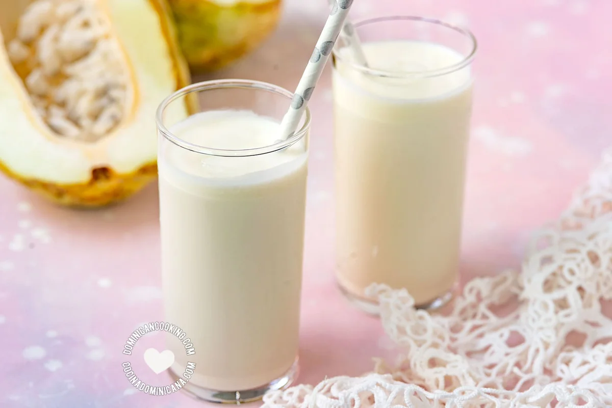 [Recipe] Batida de Granadillo (Giant Granadilla Milkshake)
