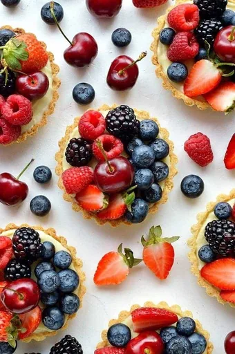 Tartaletas de coco y frutos rojos