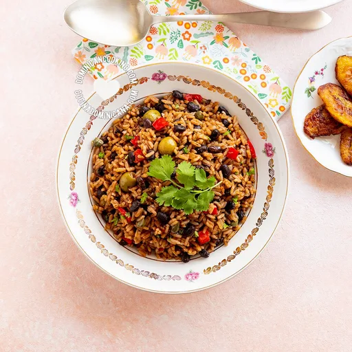Moro de habichuelas negras [Vídeo y receta] Arroz con frijoles negros