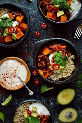 Sweet Potato Black Bean Chilli (Vegan)