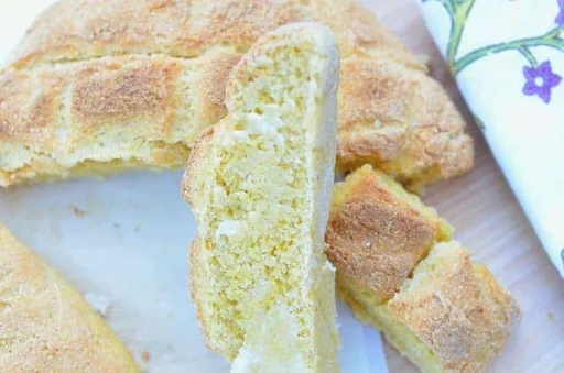 Portuguese Corn Bread (Broa de Milho)